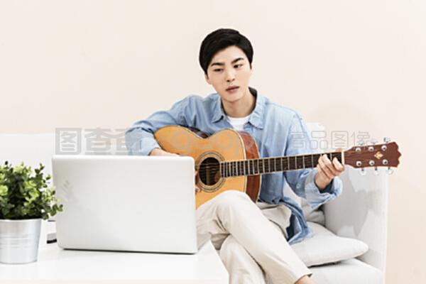 塞尔柯克漂流记