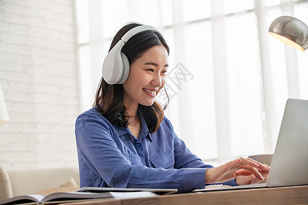 公鸡母鸡拖拉机